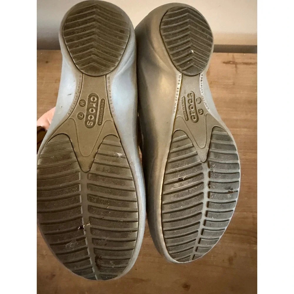 Crocs Alice Mary Jane‎ Silver Metallic Flats Shoes Womens Size 7 Comfort Slip On